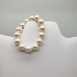 Classic Faux Slip-on Pearl Bracelet